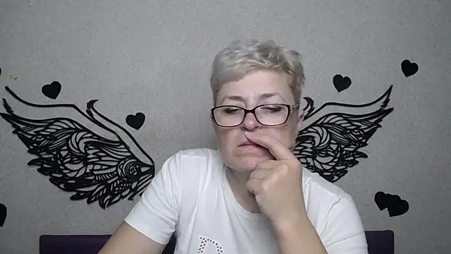 EmiliaGree online show from 11.17.25