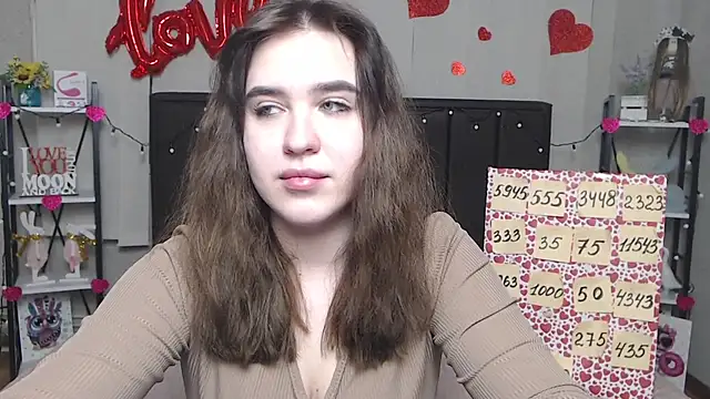 Snapshot of LauraHlot chatting on 02.28.25 LauraHlot online show from 02.28.25