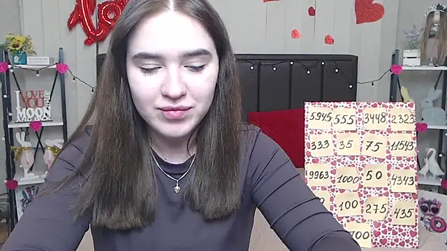 Snapshot of LauraHlot chatting on 03.13.25 LauraHlot online show from 03.13.25