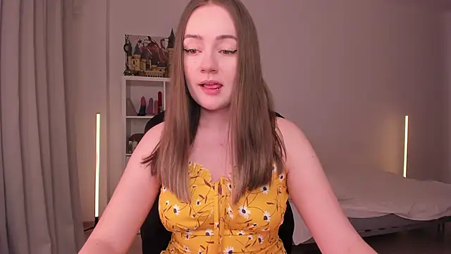 WalkingGirl online show from 02.08.25