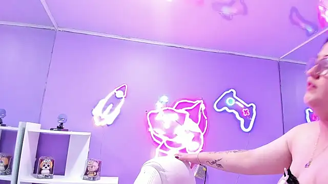 Camiila Osorio online show from 09.09.25