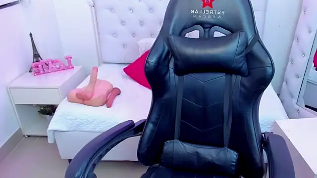 Snapshot of silvana__miller chatting on 01.11.25 silvana miller online show from 01.11.25