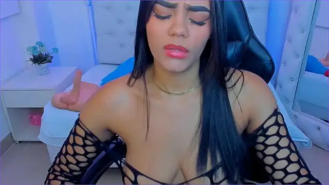 Snapshot of silvana__miller chatting on 03.15.25 silvana miller online show from 03.15.25