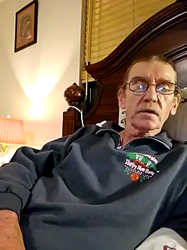 Snapshot of coolbrease10 chatting on 12.10.24 coolbrease10 online show from 12.10.24