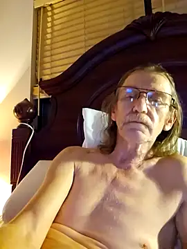 Snapshot of coolbrease10 chatting on 12.15.24 coolbrease10 online show from 12.15.24