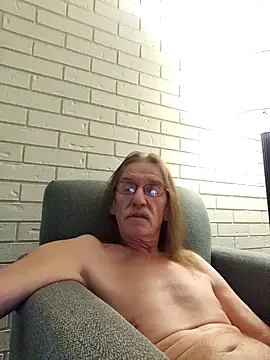 Snapshot of coolbrease10 chatting on 12.23.24 coolbrease10 online show from 12.23.24