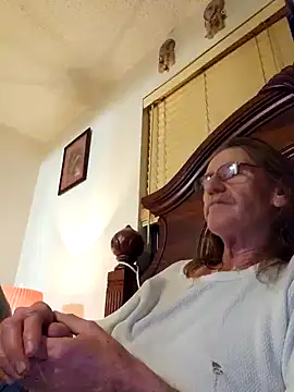 Snapshot of coolbrease10 chatting on 01.22.25 coolbrease10 online show from 01.22.25