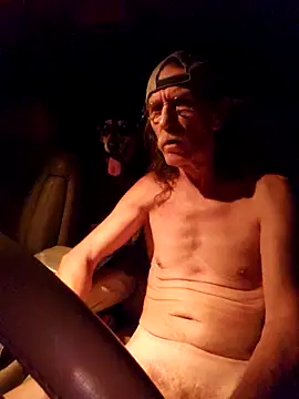 Snapshot of coolbrease10 chatting on 09.17.25 coolbrease10 online show from 09.17.25