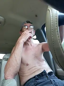 Snapshot of coolbrease10 chatting on 09.17.25 coolbrease10 online show from 09.17.25