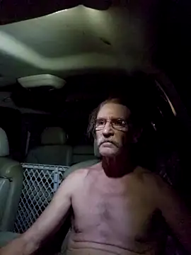 Snapshot of coolbrease10 chatting on 10.28.25 coolbrease10 online show from 10.28.25