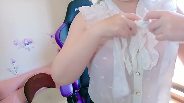 Snapshot of hazuki_8008 chatting on 09.24.25 hazuki 8008 online show from 09.24.25