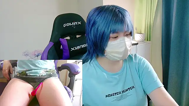 Snapshot of hazuki_8008 chatting on 10.15.25 hazuki 8008 online show from 10.15.25