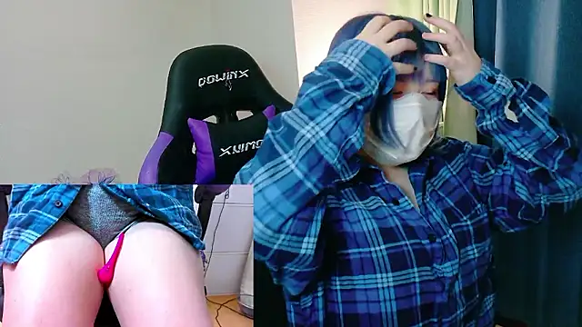 Snapshot of hazuki_8008 chatting on 10.22.25 hazuki 8008 online show from 10.22.25