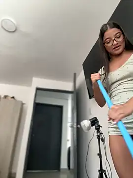 Snapshot of Arilw chatting on 12.02.24 Arilw online show from 12.02.24