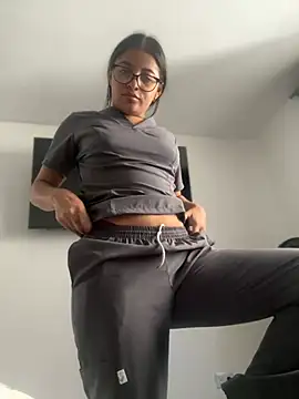 Snapshot of Arilw chatting on 12.08.24 Arilw online show from 12.08.24