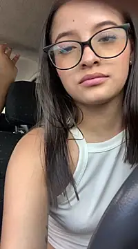 Snapshot of Arilw chatting on 02.28.25 Arilw online show from 02.28.25