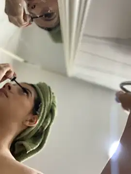 Snapshot of Arilw chatting on 09.15.25 Arilw online show from 09.15.25