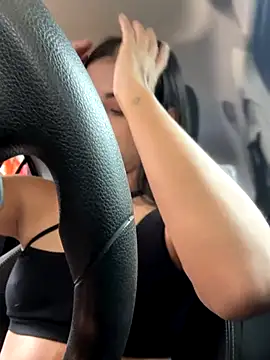 Snapshot of Arilw chatting on 11.24.25 Arilw online show from 11.24.25