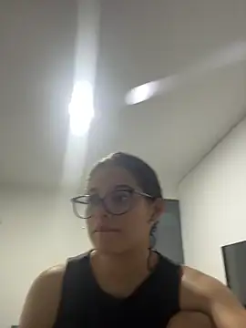 Snapshot of Arilw chatting on 12.17.25 Arilw online show from 12.17.25