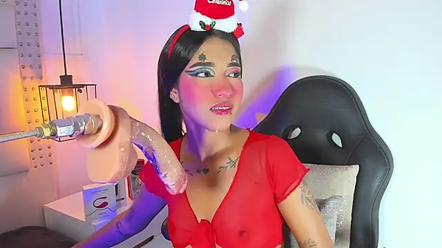 Snapshot of baby_naughty1_ chatting on 12.24.24 baby naughty1 online show from 12.24.24