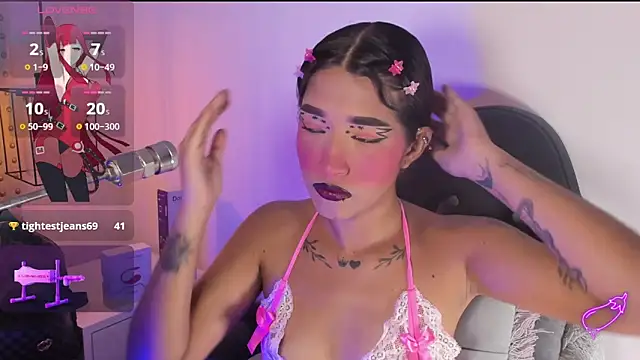 Snapshot of baby_naughty1_ chatting on 02.13.25 baby naughty1 online show from 02.13.25