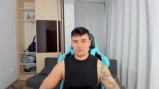 Snapshot of MatMalonne chatting on 02.02.26 MatMalonne online show from 02.02.26