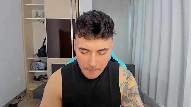 Snapshot of MatMalonne chatting on 02.03.26 MatMalonne online show from 02.03.26