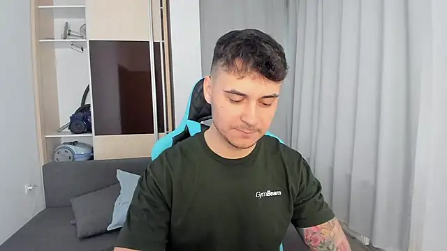 Snapshot of MatMalonne chatting on 02.05.26 MatMalonne online show from 02.05.26