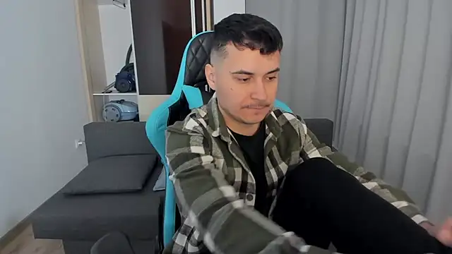 Snapshot of MatMalonne chatting on 02.16.26 MatMalonne online show from 02.16.26