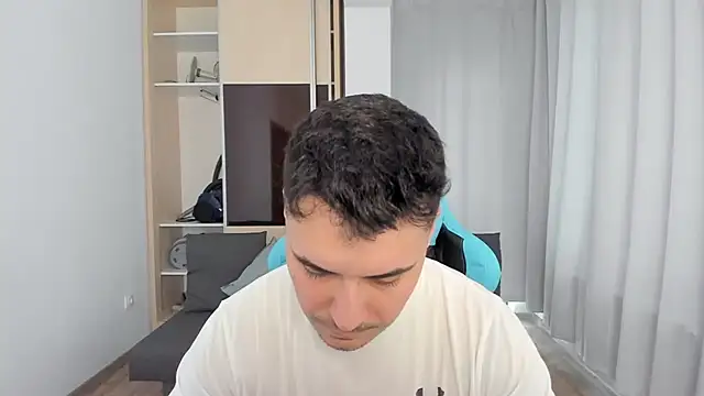 Snapshot of MatMalonne chatting on 02.19.26 MatMalonne online show from 02.19.26