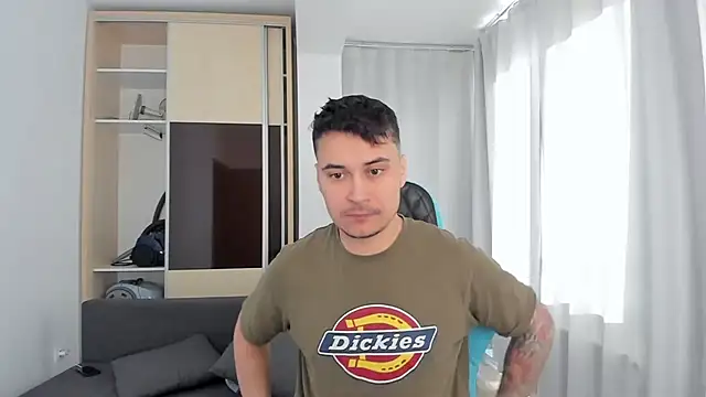 Snapshot of MatMalonne chatting on 02.27.26 MatMalonne online show from 02.27.26