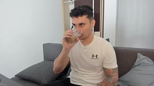 Snapshot of MatMalonne chatting on 03.24.26 MatMalonne online show from 03.24.26