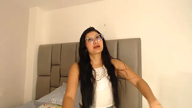 cloehonney online show from 04.01.26