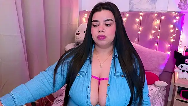 MiahJoness online show from 11.25.25