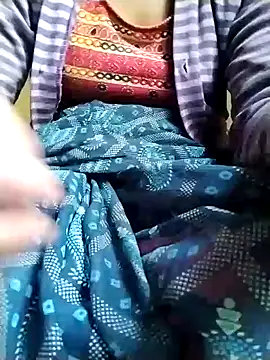 Snapshot of Cutkajal chatting on 12.29.24 Cutkajal online show from 12.29.24