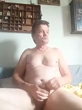 Snapshot of Bigpenis6y chatting on 10.08.25 Bigpenis6y online show from 10.08.25