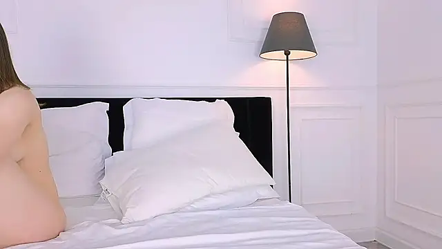 MoonAngelic online show from 02.17.25