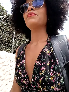 Snapshot of BlairSamy chatting on 12.20.24 BlairSamy online show from 12.20.24