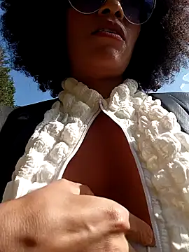 Snapshot of BlairSamy chatting on 01.22.25 BlairSamy online show from 01.22.25