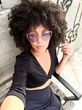 Snapshot of BlairSamy chatting on 01.28.25 BlairSamy online show from 01.28.25