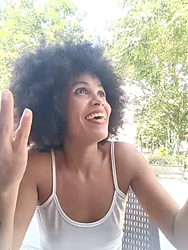 Snapshot of BlairSamy chatting on 10.16.25 BlairSamy online show from 10.16.25