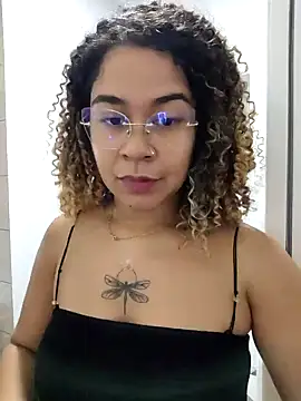 VitoriaFernandes online show from 02.19.26