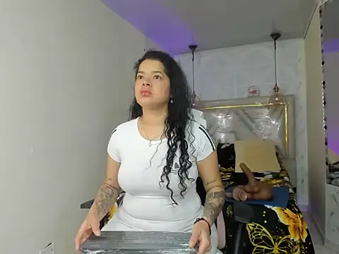 Snapshot of alexa-cooper- chatting on 03.21.26 alexa-cooper- online show from 03.21.26