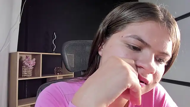 Snapshot of PaigeJayden chatting on 02.14.25 PaigeJayden online show from 02.14.25