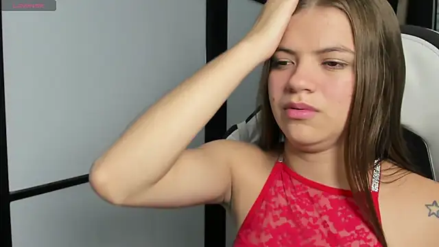 Snapshot of PaigeJayden chatting on 03.18.25 PaigeJayden online show from 03.18.25