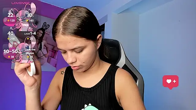 Snapshot of PaigeJayden chatting on 09.23.25 PaigeJayden online show from 09.23.25