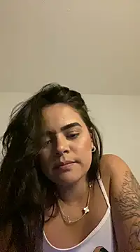 rebeccaareys online show from 02.21.25