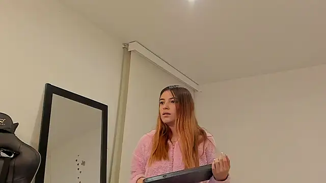 sofiarouge online show from 03.19.25