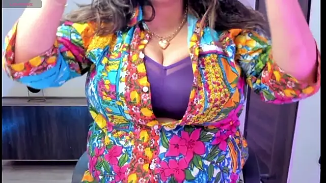 Snapshot of Gulabi_Queen chatting on 03.22.25 Gulabi Queen online show from 03.22.25