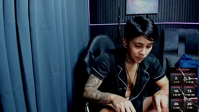 ZhoeStrong online show from 11.26.25